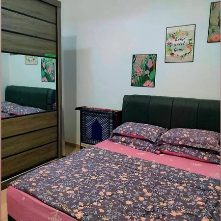 Aiman'S Rose Homestay Teluk Panglima Garang Ngoại thất bức ảnh