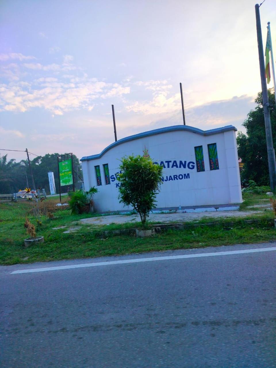 Aiman'S Rose Homestay Teluk Panglima Garang Ngoại thất bức ảnh